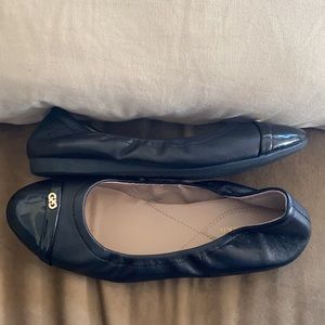 Cole Haan Flats Black on Black Leather Shoes 6.5 Ballet EXC COND
